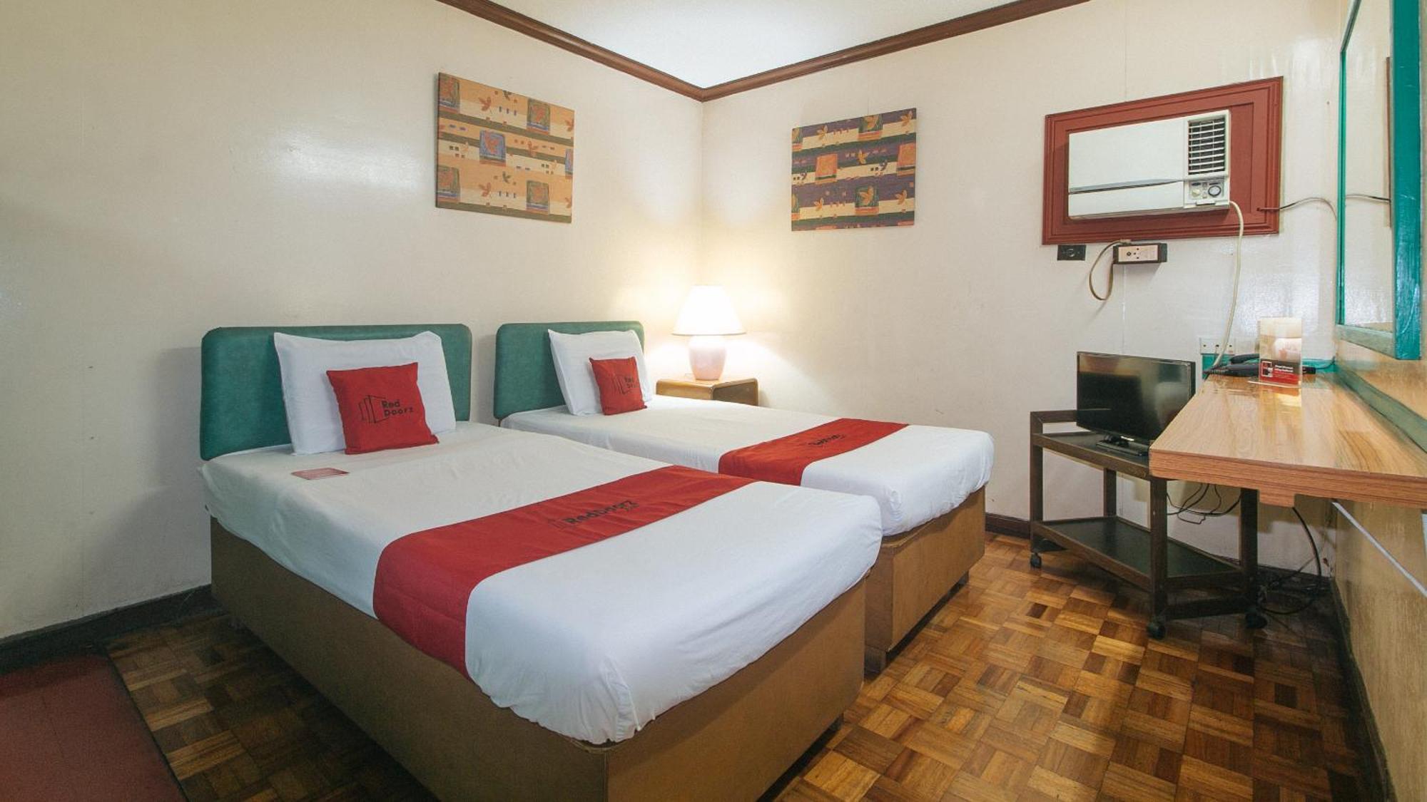 Reddoorz At Broadway Court Apartelle Quezon City Cidade Quezon Exterior foto