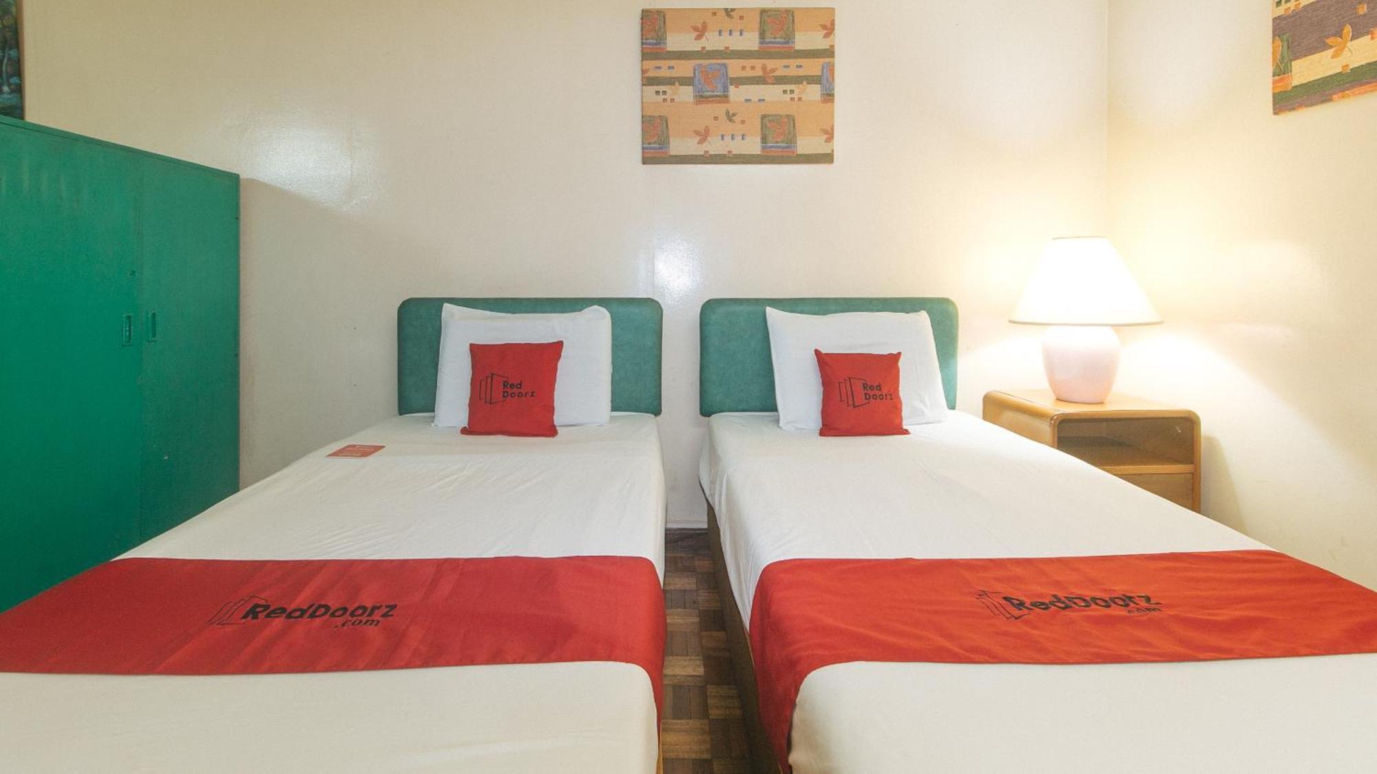 Reddoorz At Broadway Court Apartelle Quezon City Cidade Quezon Exterior foto