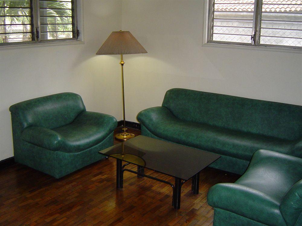 Reddoorz At Broadway Court Apartelle Quezon City Cidade Quezon Exterior foto