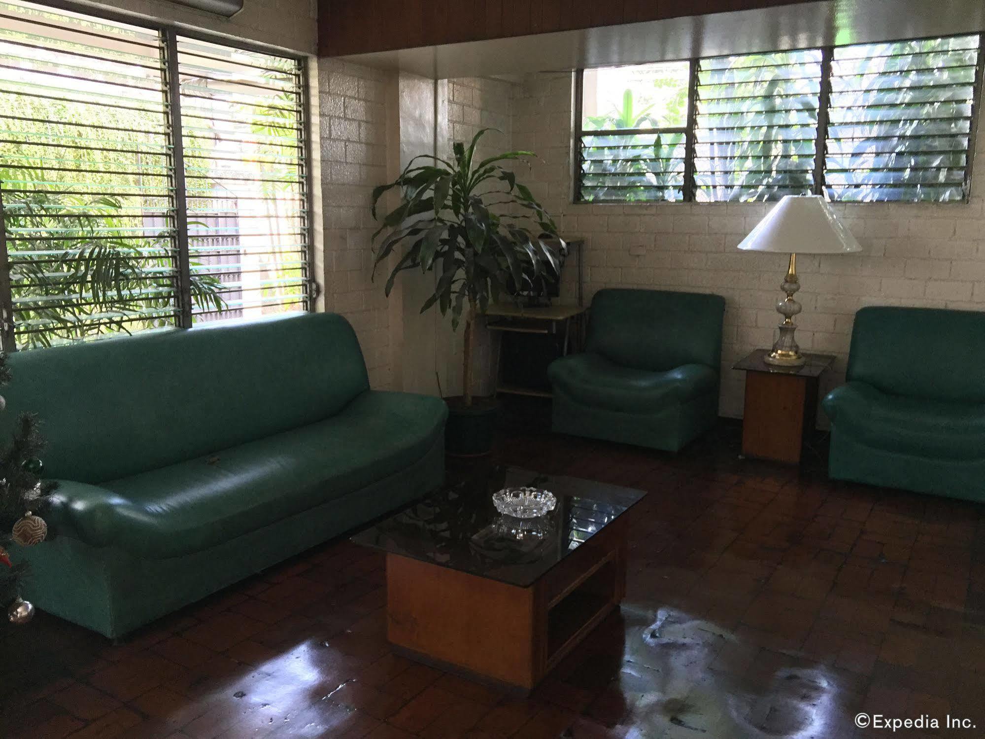 Reddoorz At Broadway Court Apartelle Quezon City Cidade Quezon Exterior foto