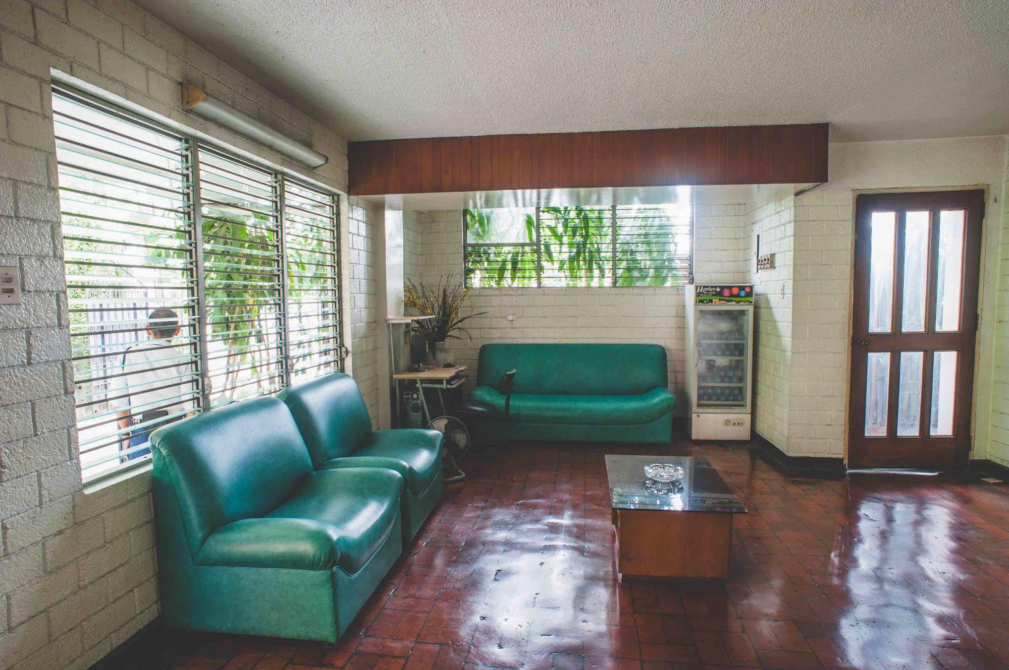 Reddoorz At Broadway Court Apartelle Quezon City Cidade Quezon Exterior foto